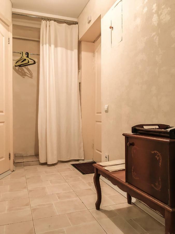Sunflower Apartment Near Kiev Airport & Railway Station & Center City! Buitenkant foto