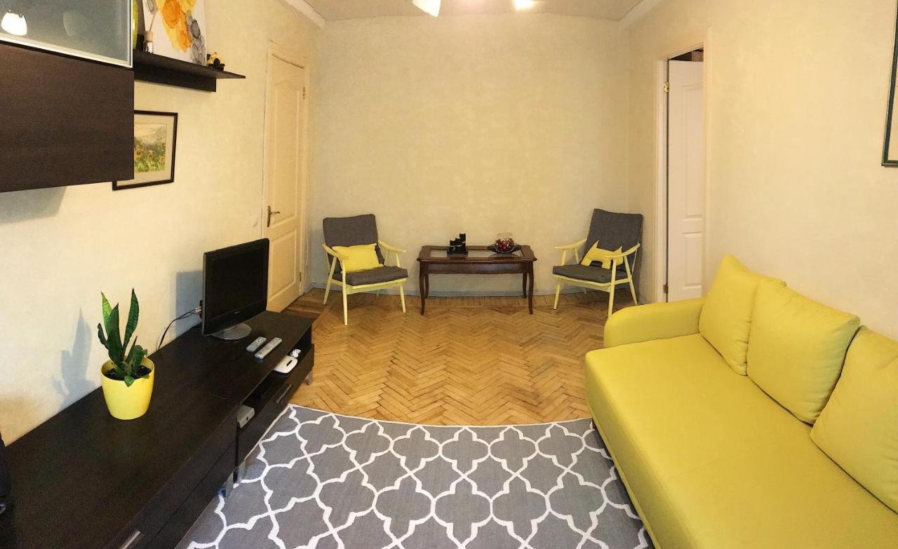 Sunflower Apartment Near Kiev Airport & Railway Station & Center City! Buitenkant foto